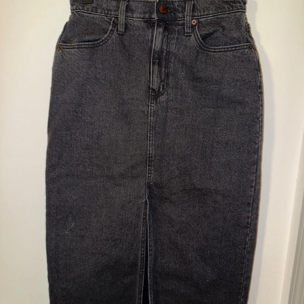 Classic Black Denim Jean skirt - Picture 1 of 3